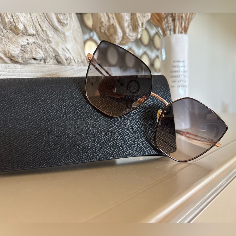 Furla Women's Sunglasses in Black and Gold ☀️